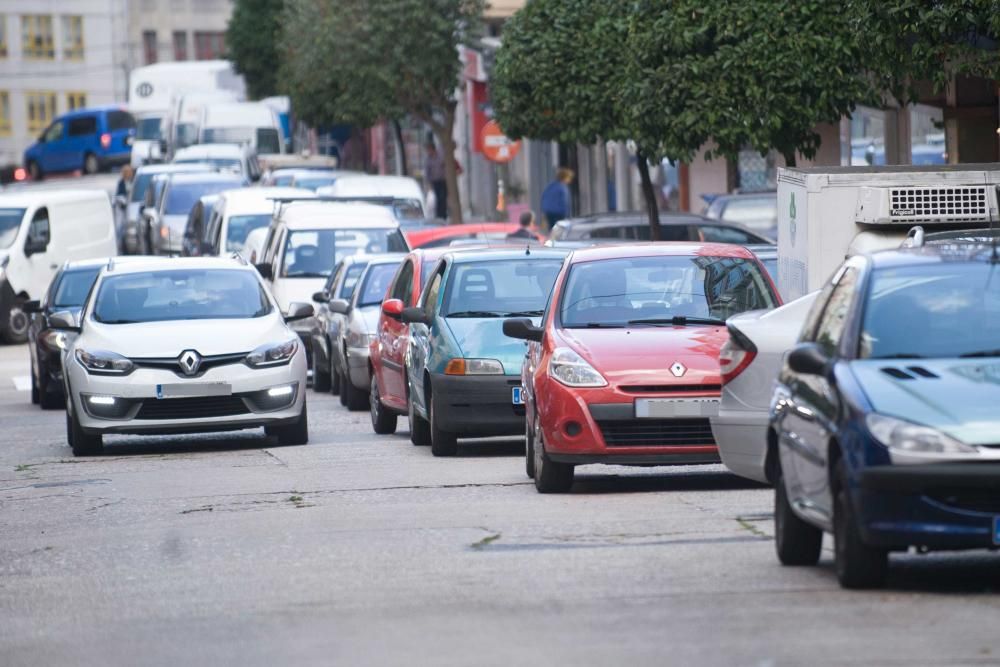 El Concello inicia una campaña permanente contra todos los estacionamientos indebidos.