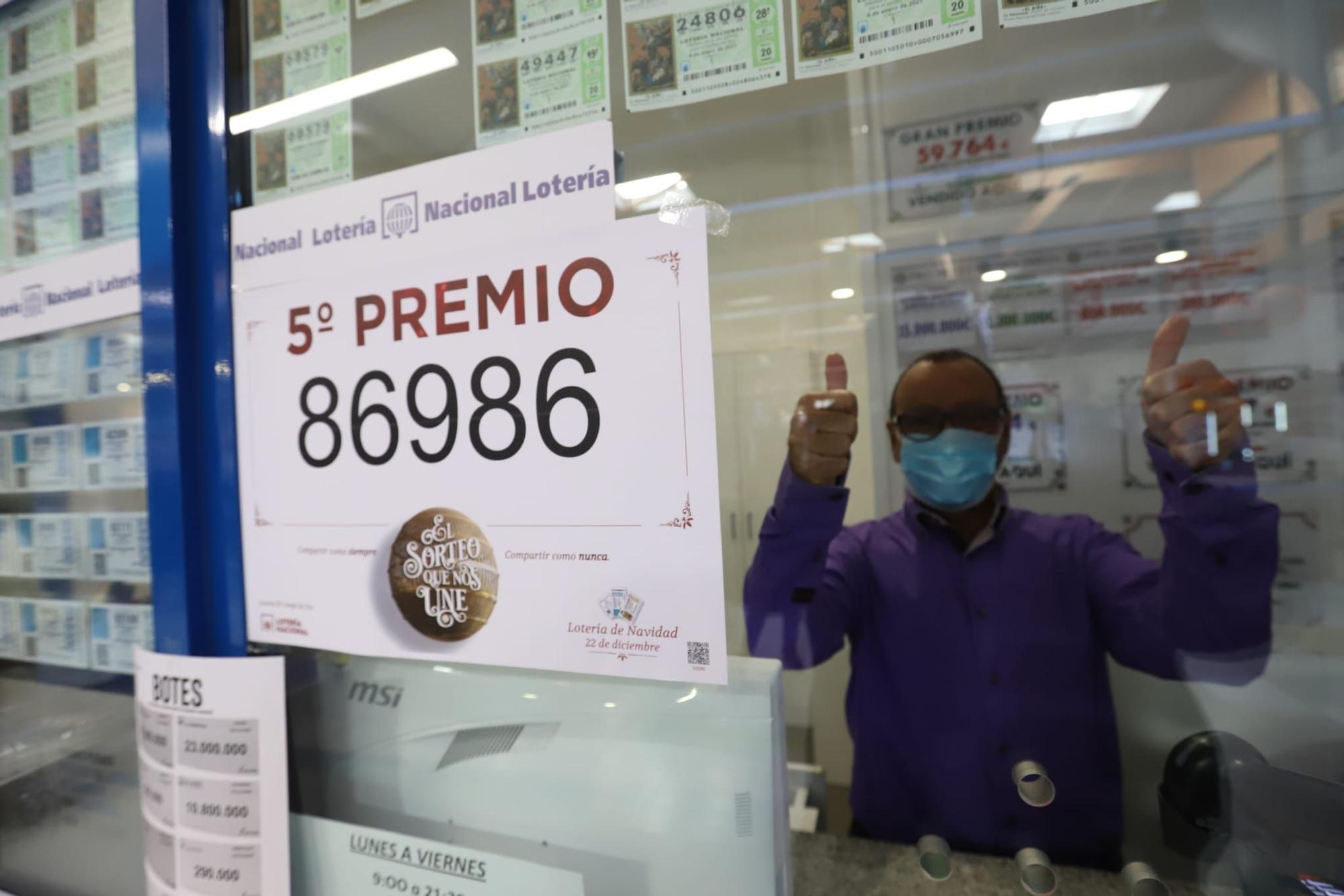 Una administración de Torrevieja vende parte de un tercer y un quito premio de la Lotería de Navidad