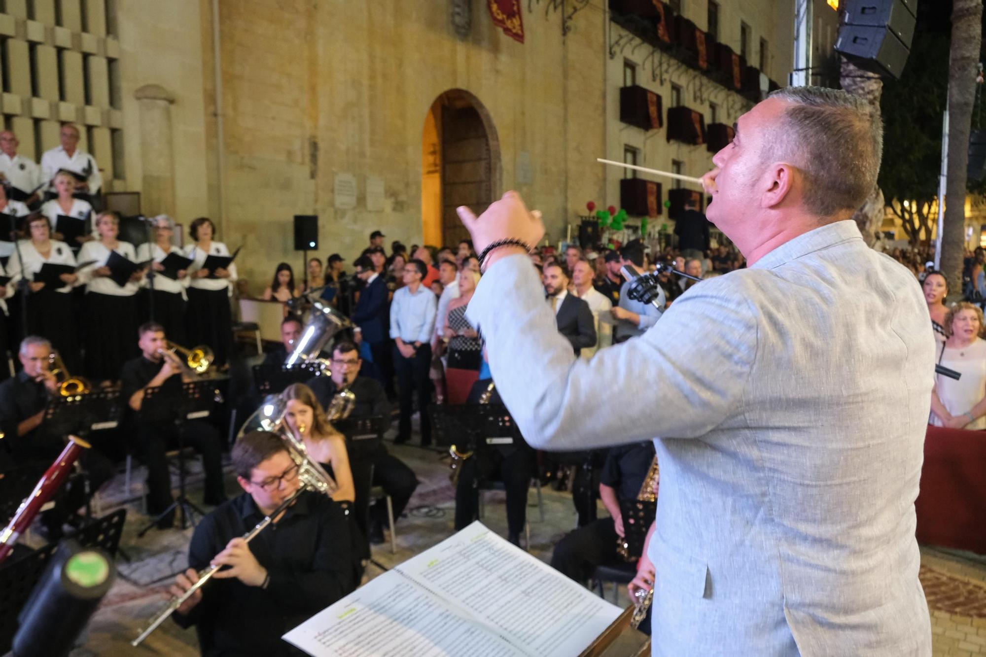 Así ha sido el acto del pregón de las Fiestas de Elche