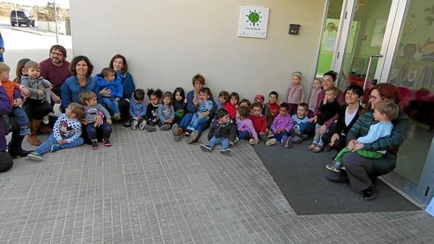 Alumnes i famílies celebren l&#039;acreditació com a Escola Verda