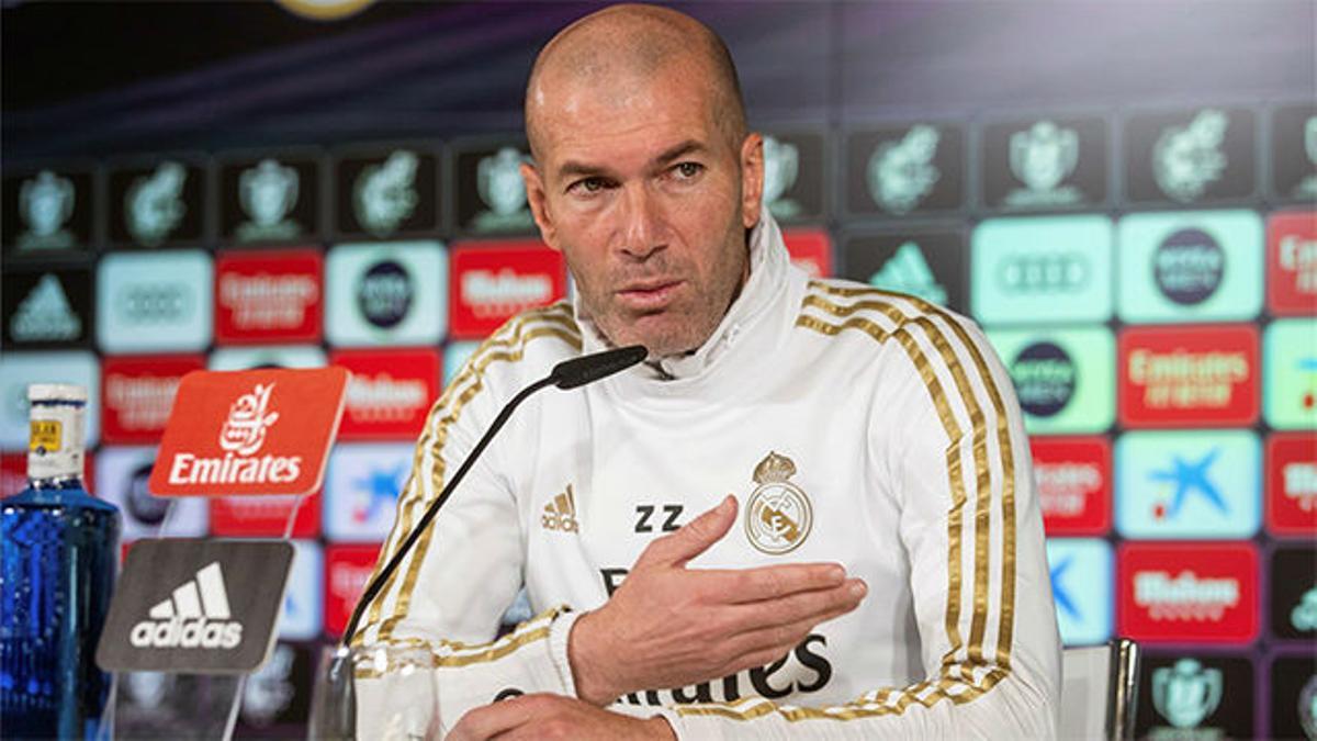 Zidane: "¿Tres Copas en 30 años? El Madrid tiene 13 Champions, ¿no?"