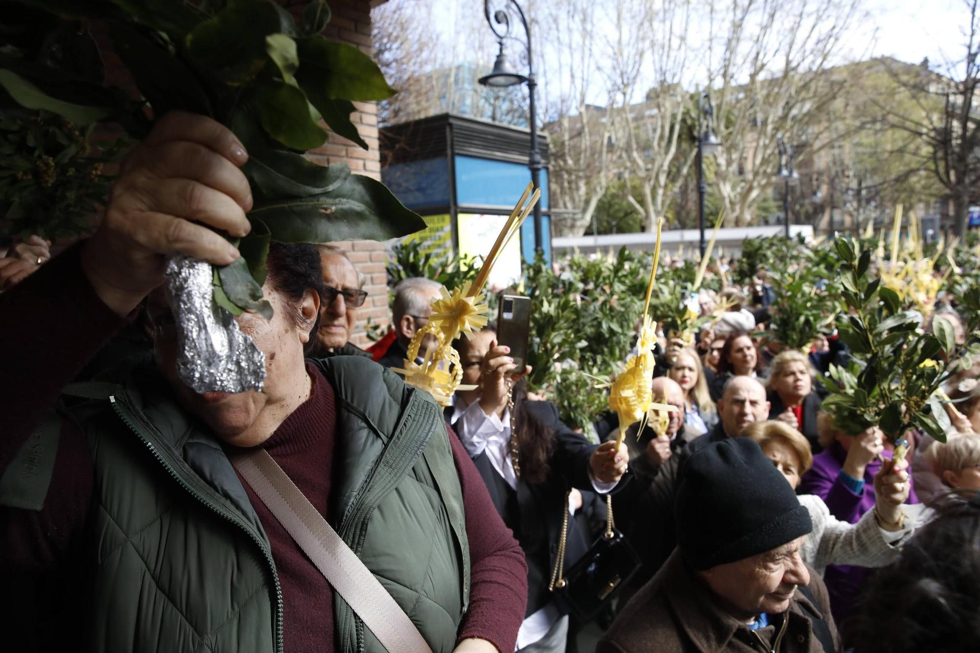 EN IMÁGENES: Gijón procesiona para celebrar el Domingo de Ramos