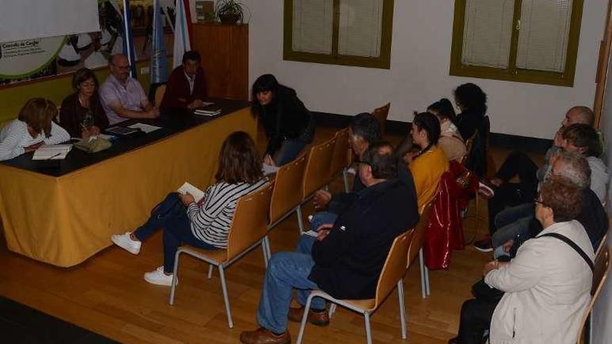 La primera reunión se celebró en la Casa da Xuventude. // G.Núñez