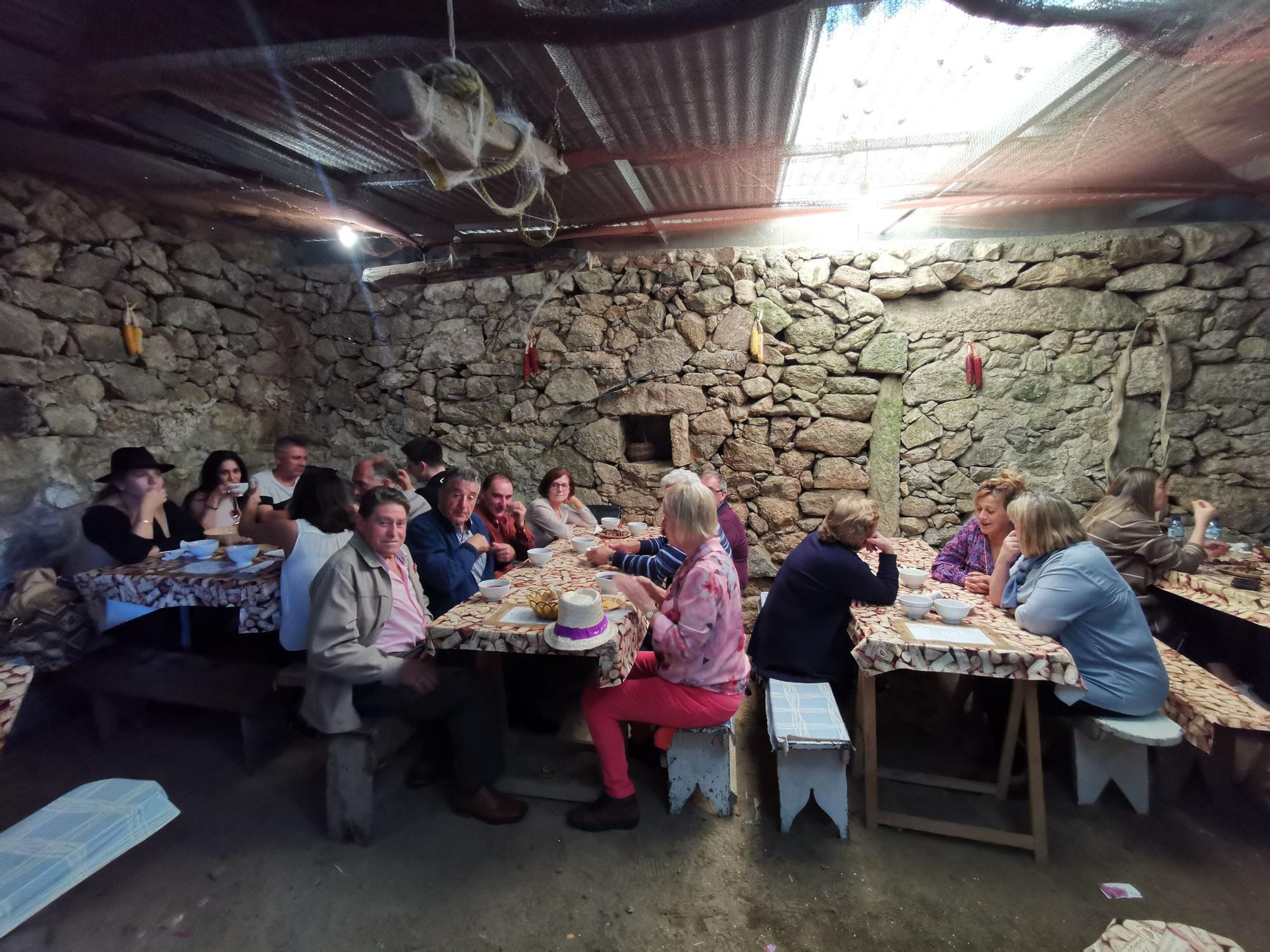 Fe y comida arropan al San Martiño en Moaña