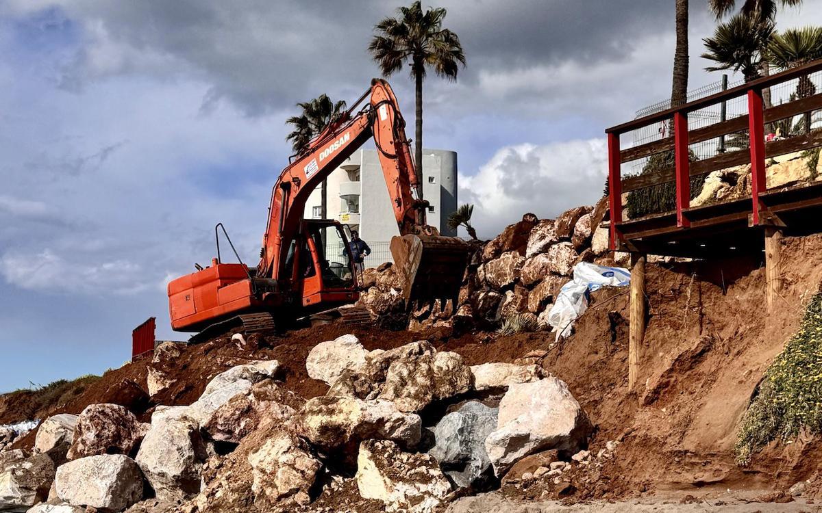 Mijas reconstruye la Senda Litoral