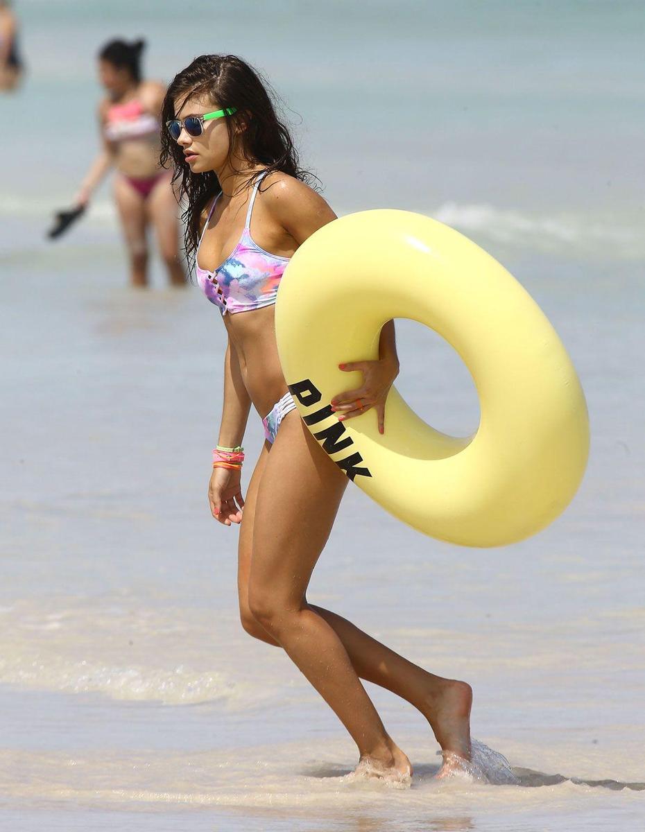 Los Ángeles de Victoria's Secret en Miami, Yara Khmidan en plena sesión de fotos