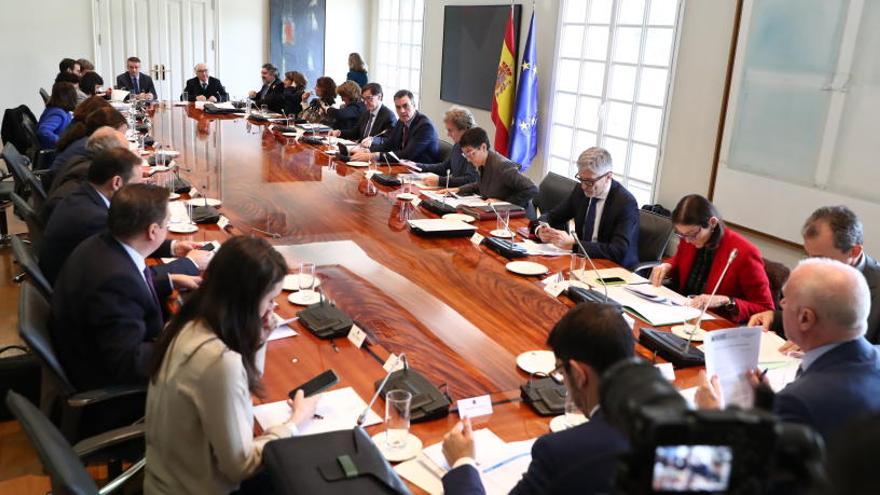 Pedro Sánchez, presidint la reunió de la Comissió Interministerial sobre el Coronavirus aquest dimarts