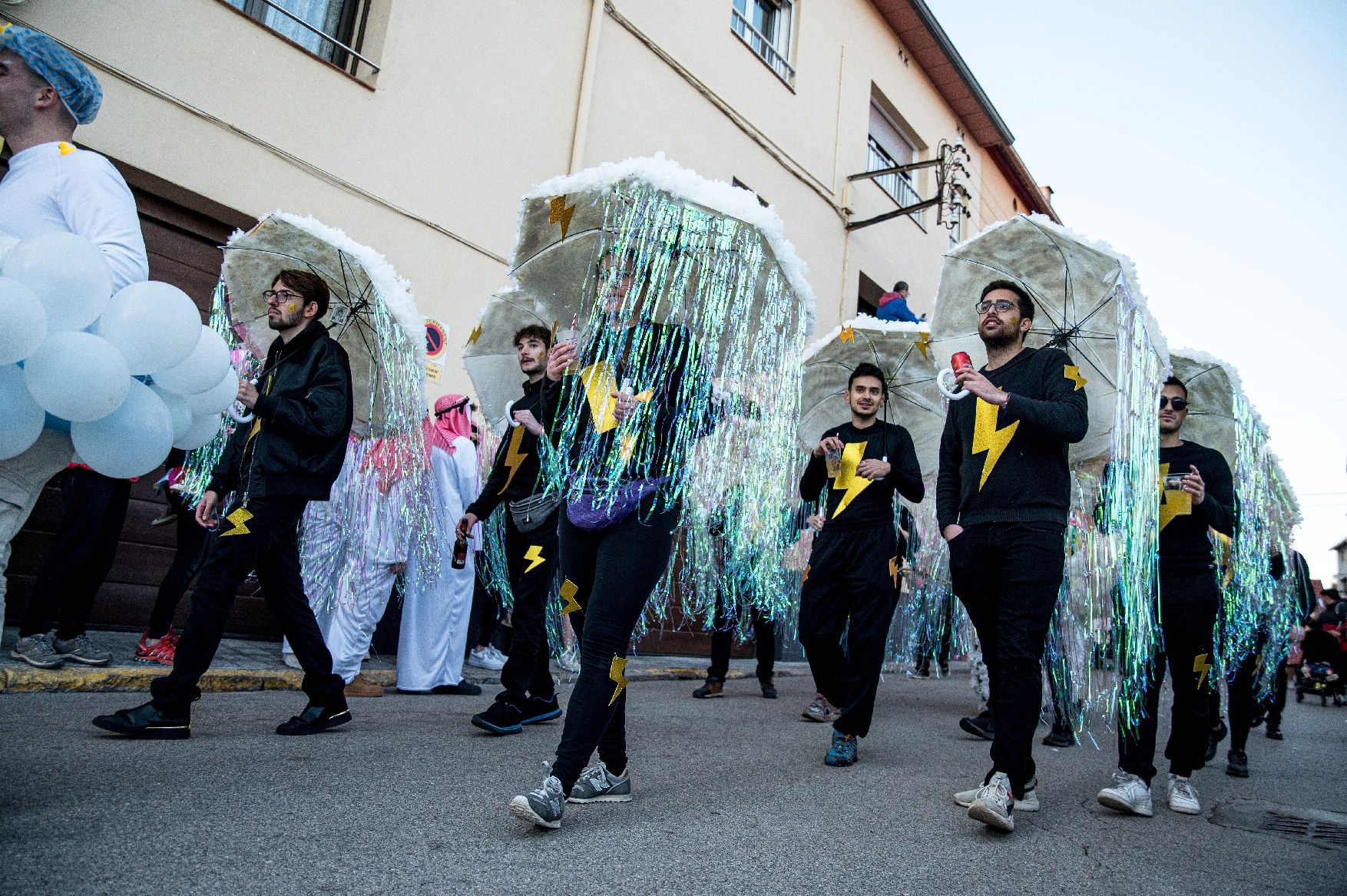 Busca't a les imatges de la rua de carnestoltes d'Avinyó