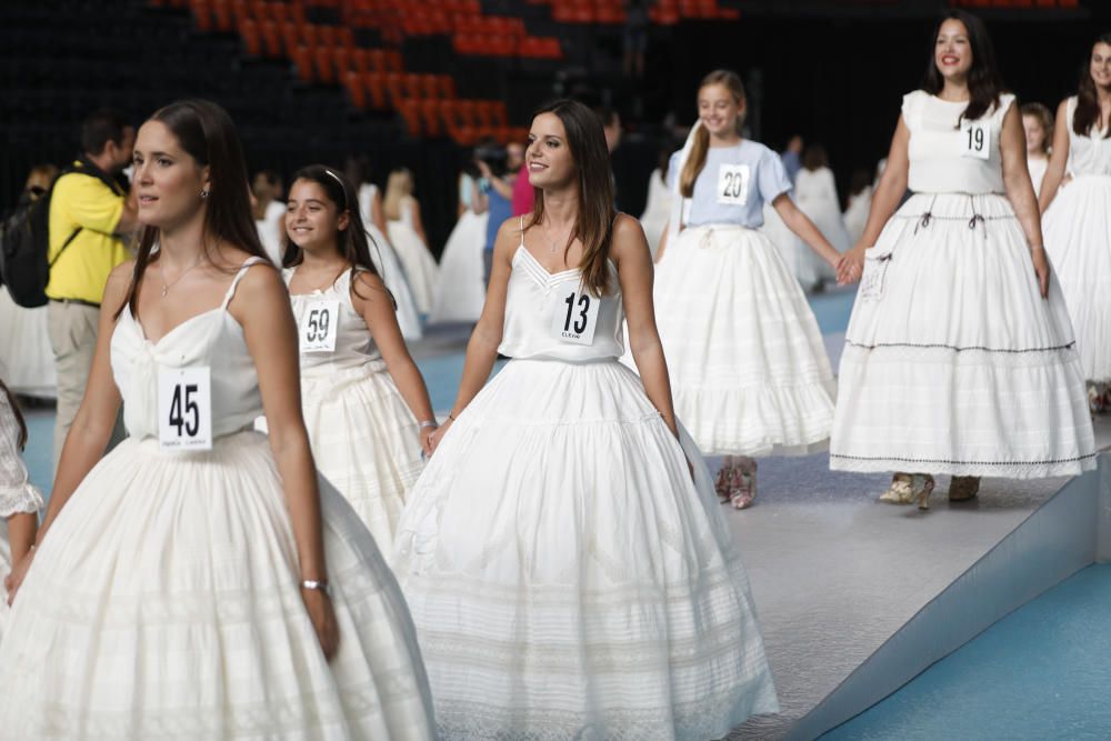 Ensayo de las candidatas a fallera mayor 2019 en la Fonteta