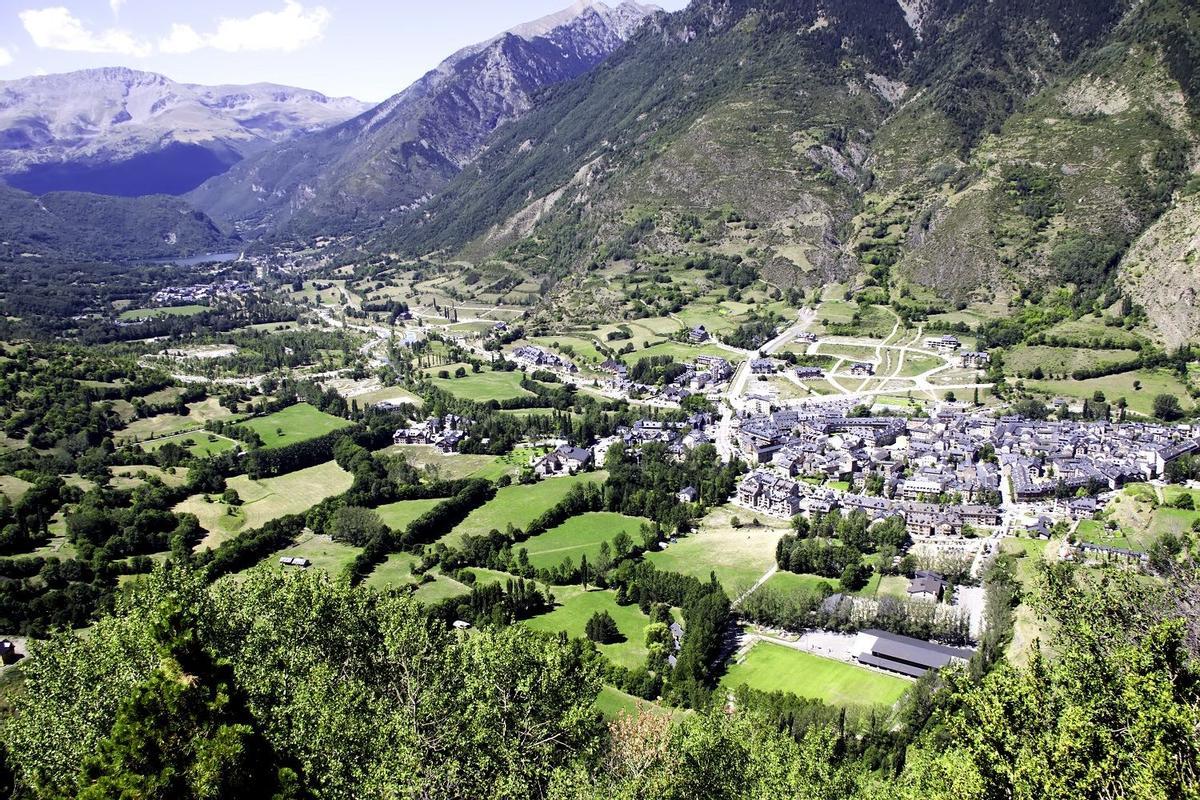 Vista del valle y del municipio de Benasque, en el Pirineo aragonés.