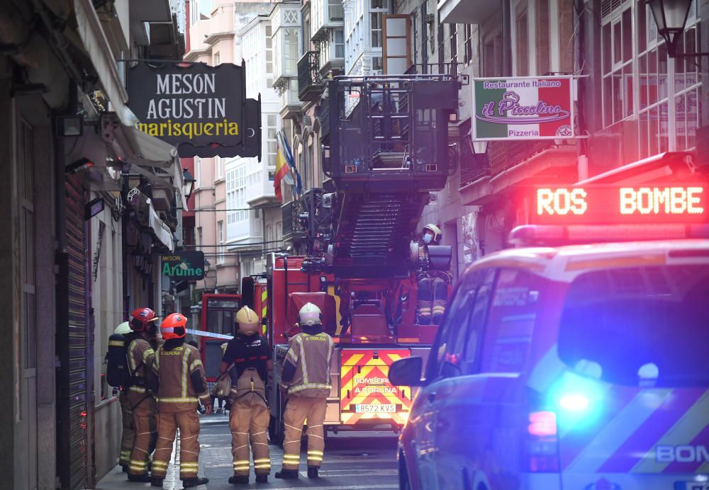 El fuego se declaró en la cocina del inmueble. No ha provocado daños de consideración.