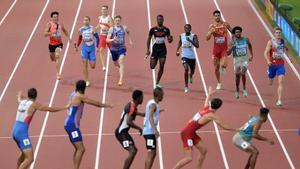 Momento previo a la entrega de Samu García a Bernat Erta