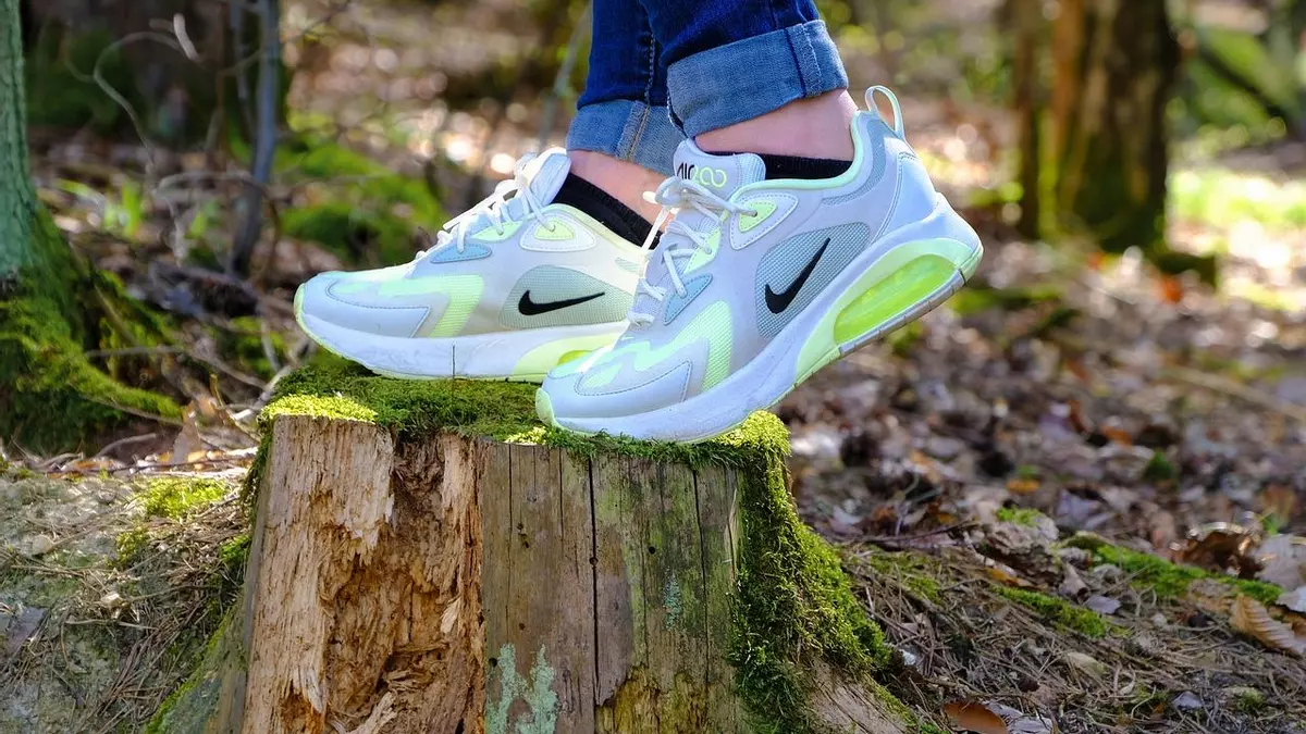Este es el truco para agrandar tus zapatillas si te vienen justas