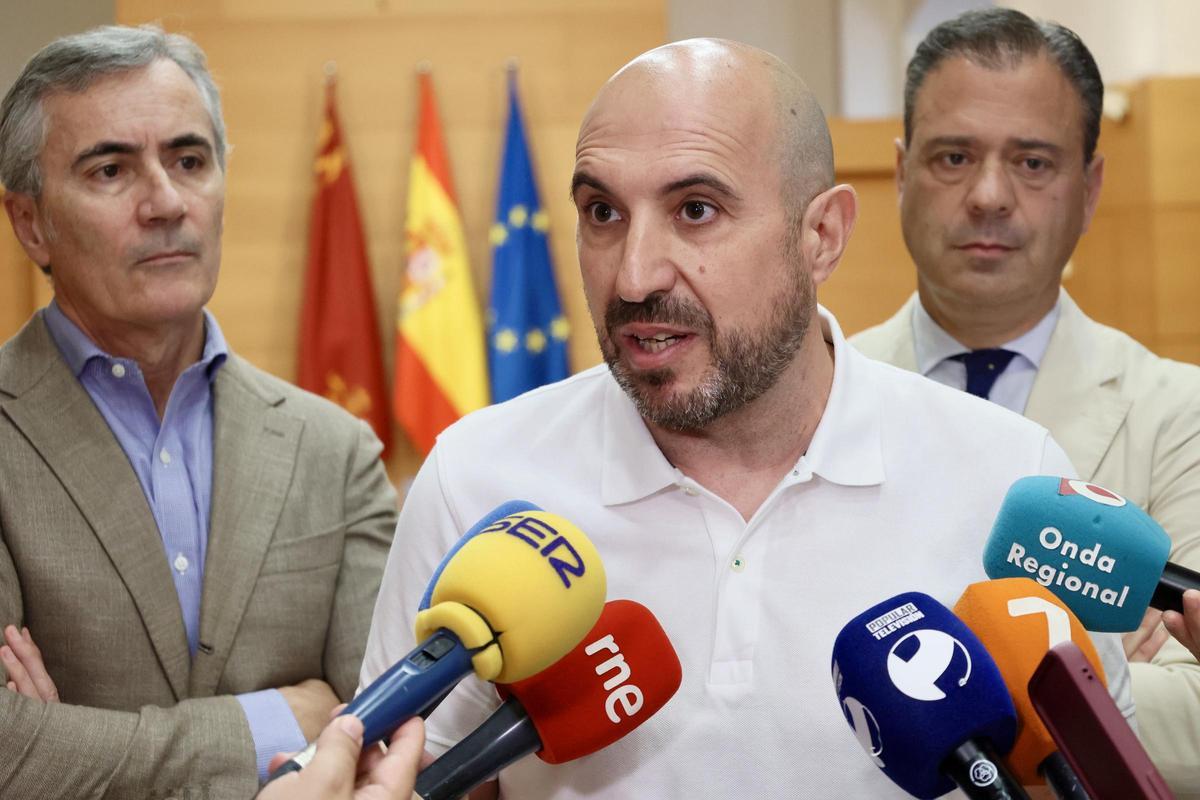 Donato Cava, durante su intervención ante los medios.