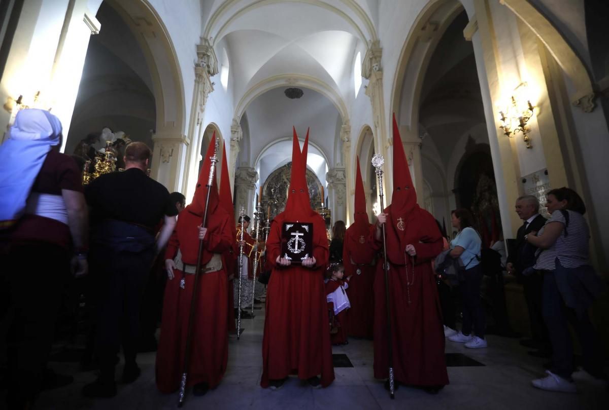 Cálida salida del Buen Suceso en el Martes Santo