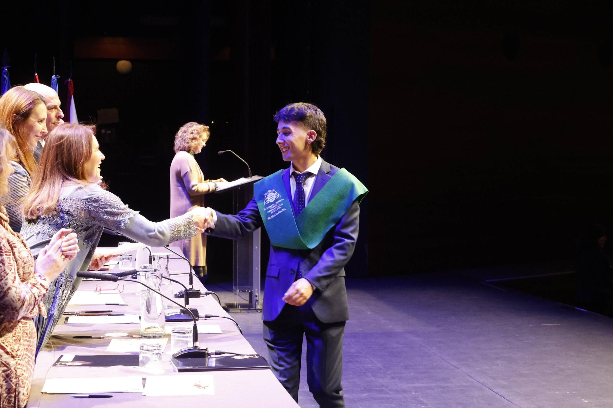 El acto de graduación de la Facultad de Comercio, en imágenes