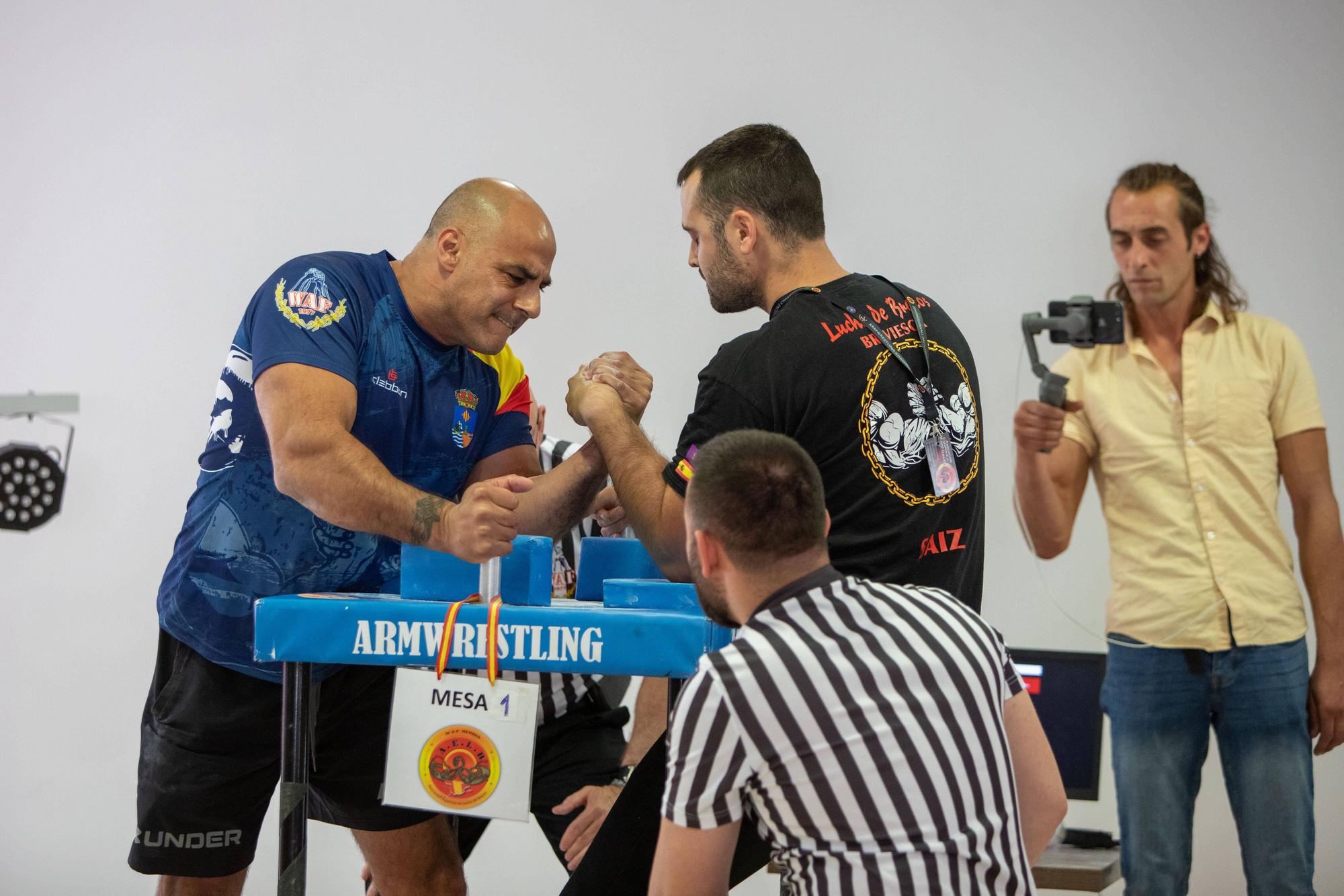 Las imágenes del Campeonato de España de lucha de brazos celebrado en s'Arenal