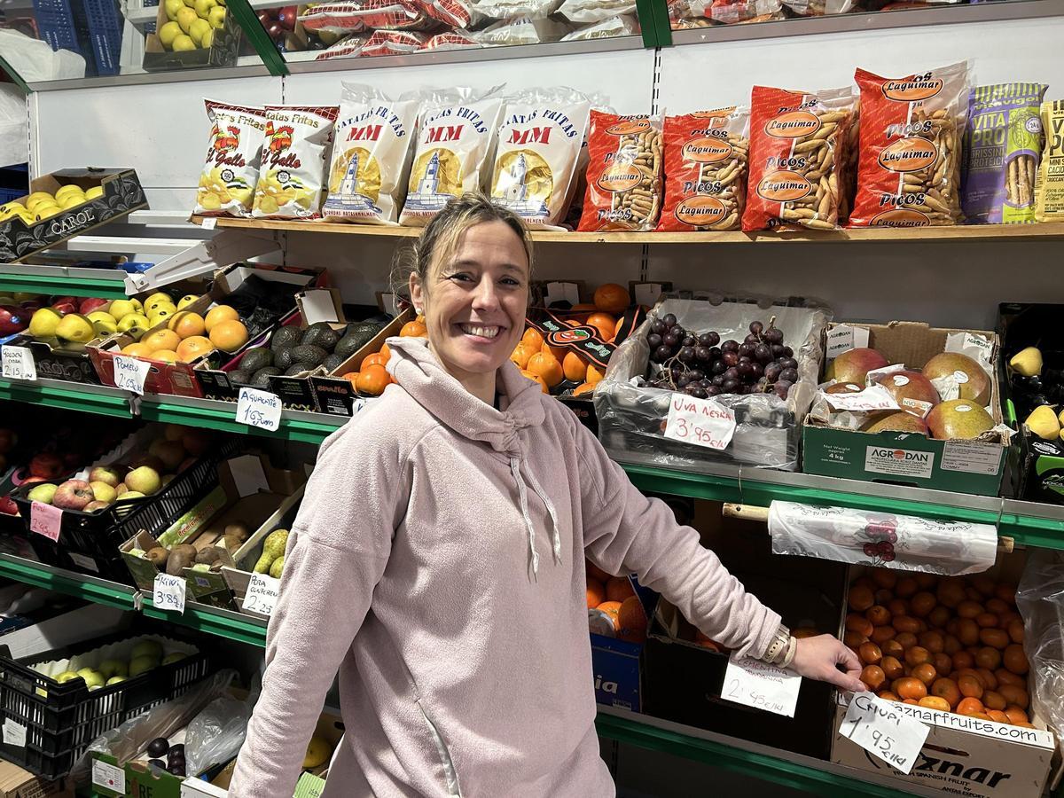 Carolina Fuentes, frutera de Cáceres.