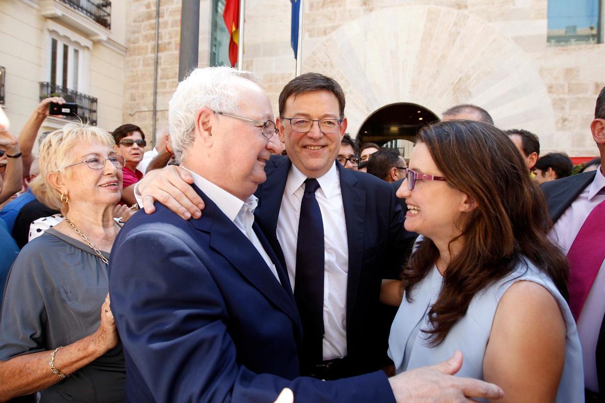 Pérez Casado con Ximo Puig y Mónica Oltra. Pérez Casado con Ximo Puig y Mónica Oltra.