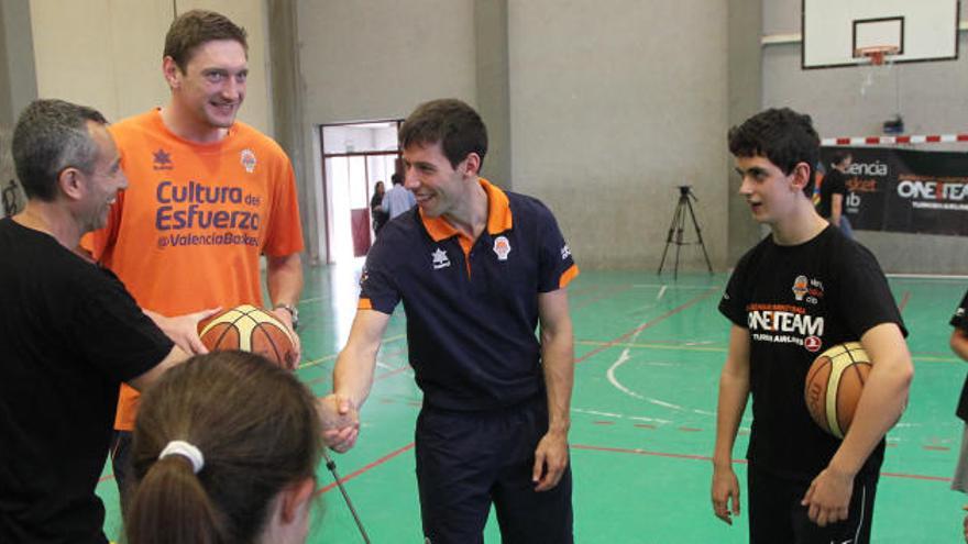 Lishchuk y Van Rossom, participaron con los jóvenes de la Fundación Síndrome de Down de Valencia en un entrenamiento.