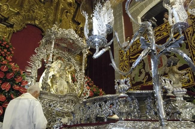 BAJADA DE LA VIRGEN DEL PINO DE SU CAMERIN