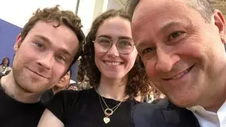Ella Emhoff, la polifacética hijastra de Kamala Harris que triunfa como artista, modelo y musa de la Generación Z