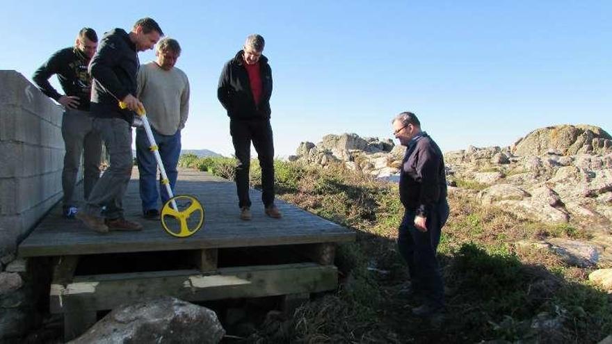 Visita a las obras de la senda peatonal. // D.P.