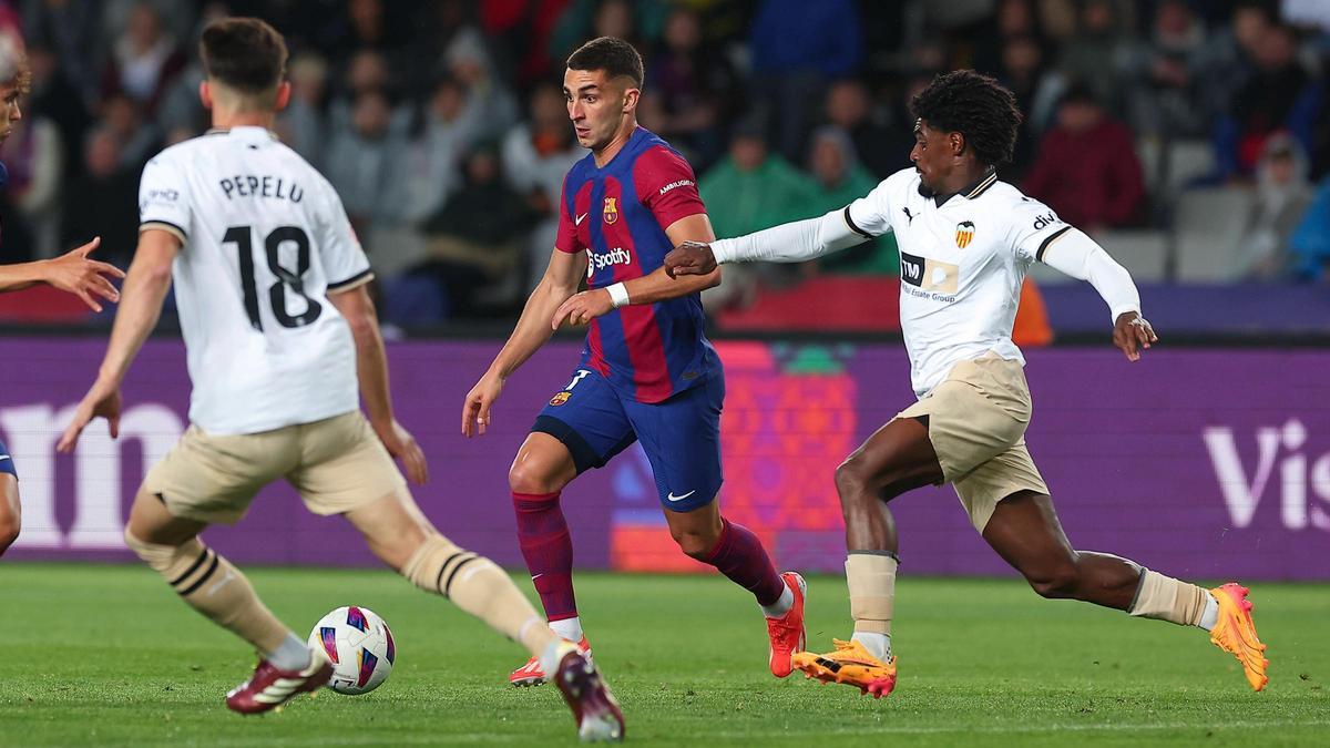 Ferran Torres ante el Valencia la pasada temporada en Montjuïc