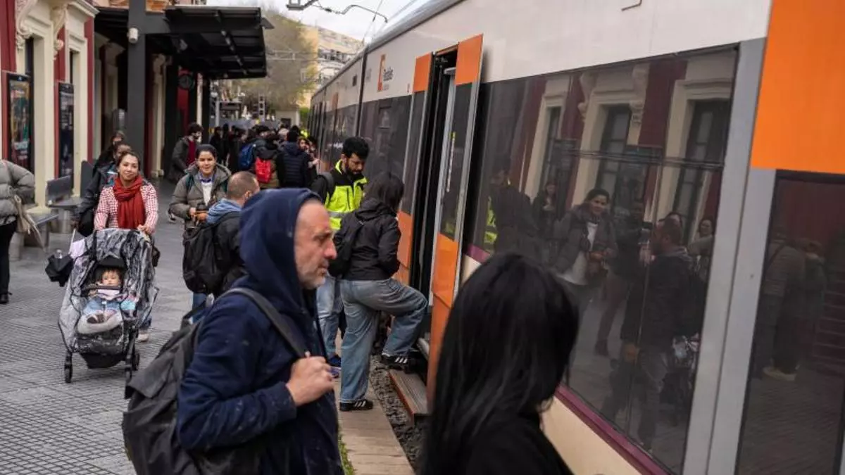 Un atropello mortal en la estación de Mataró interrumpe el servicio de Rodalies, ya restablecido