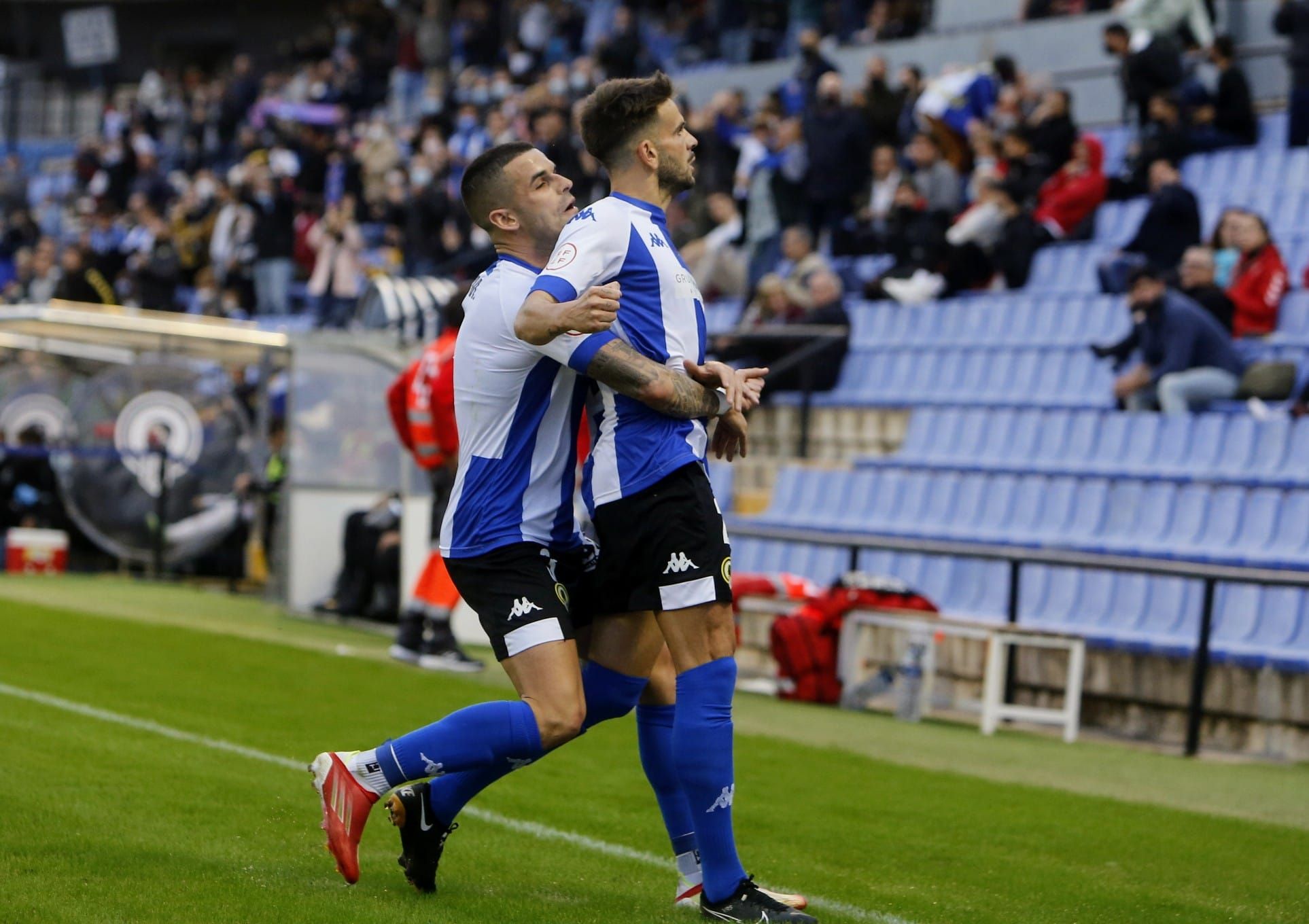 El Hércules golea al Murcia y logra un triunfo balsámico (3-0)