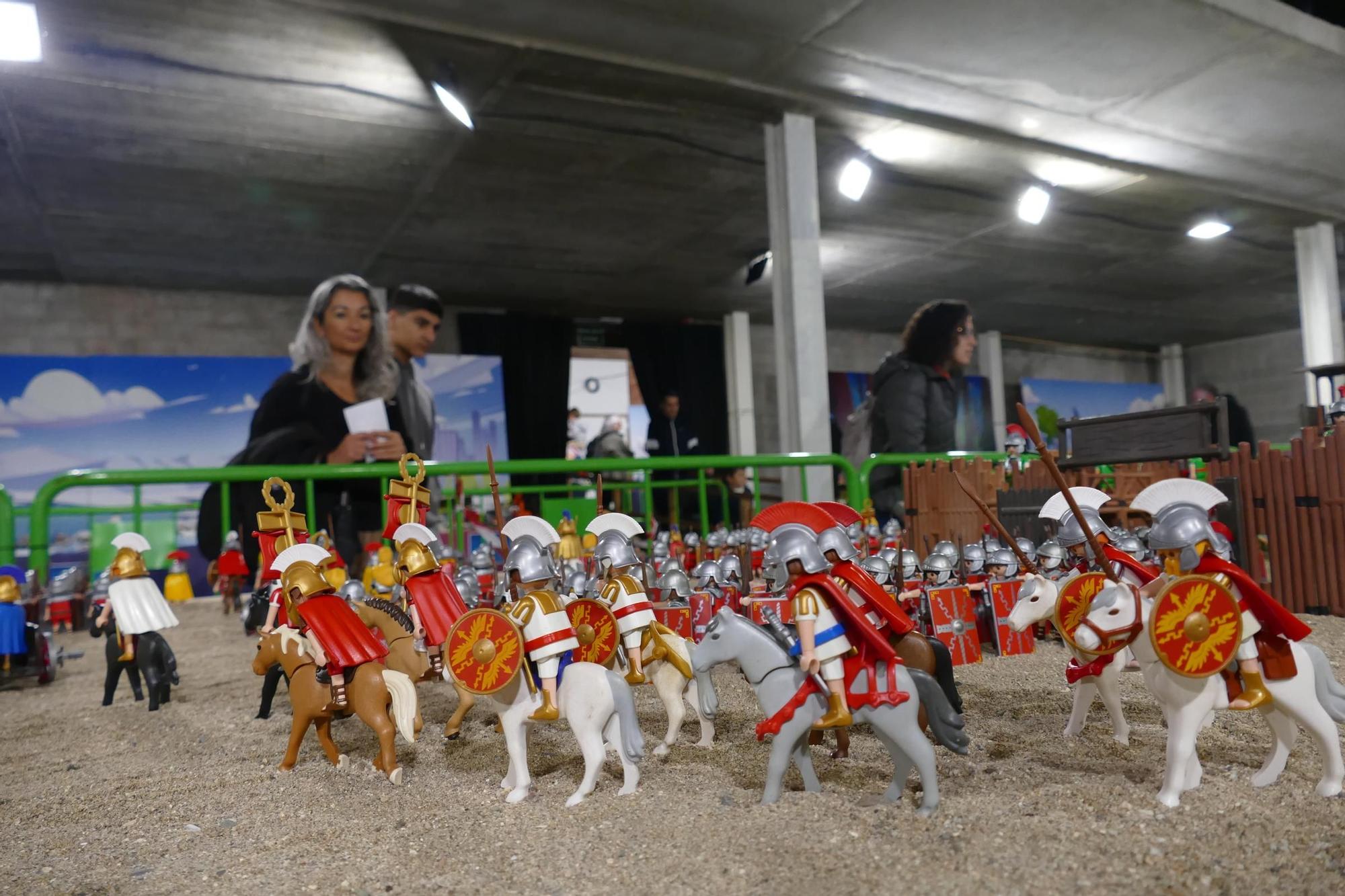 Centenars de clicks de Playmobil ocupen el Casino Menestral Figuerenc