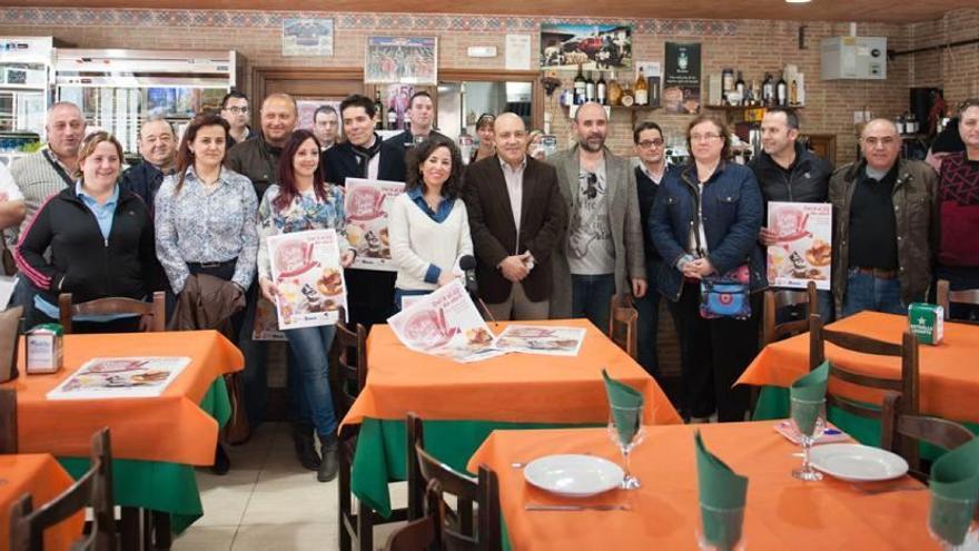 El actor Paco Marín &#039;apadrina&#039; la ruta de la tapa de Cieza