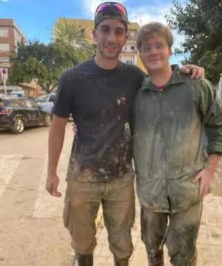 Ferran Torres, el héroe del Mundial que bajó al barro tras la dana de València