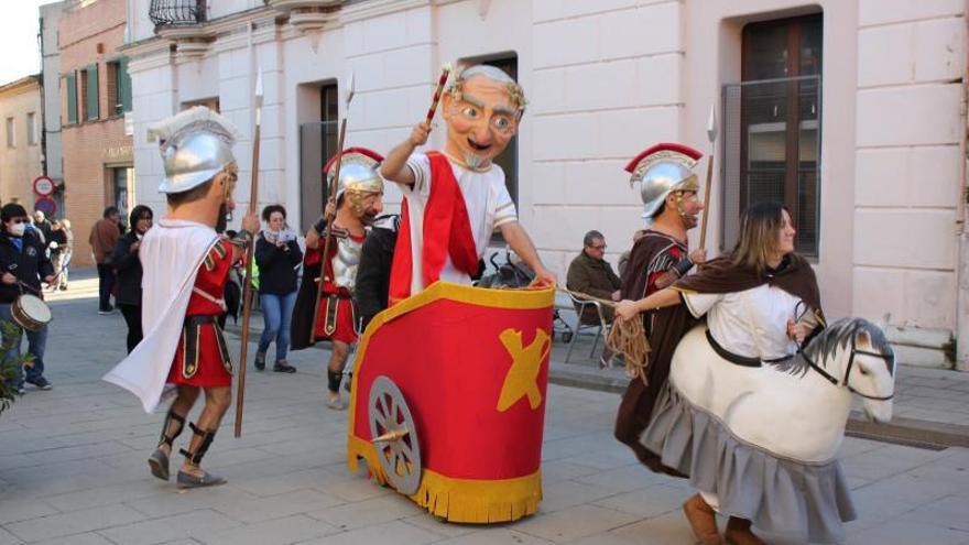 Ball de gegants, tió solidari, esports i sardanes, a Caldes | AJUNTAMENT DE CALDES