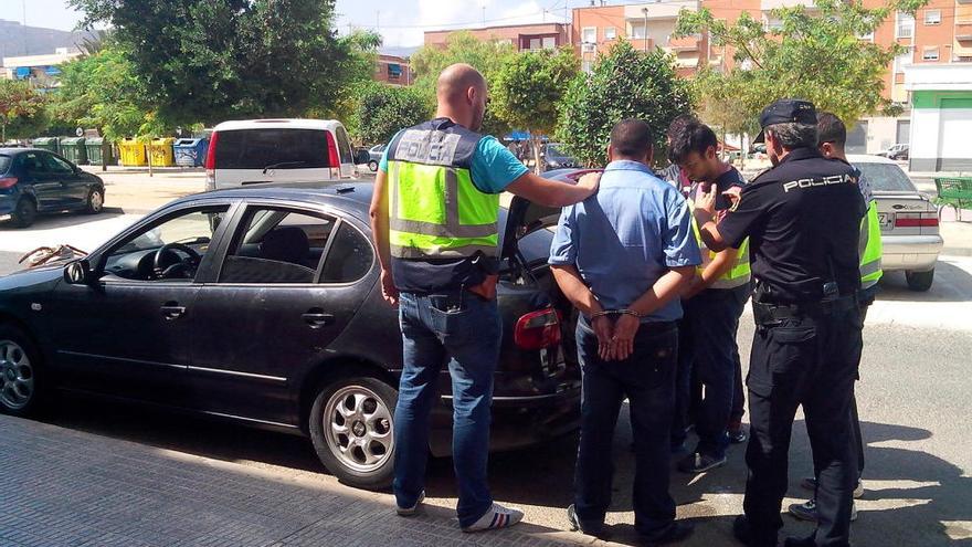 La Policía Nacional en el momento de la detención