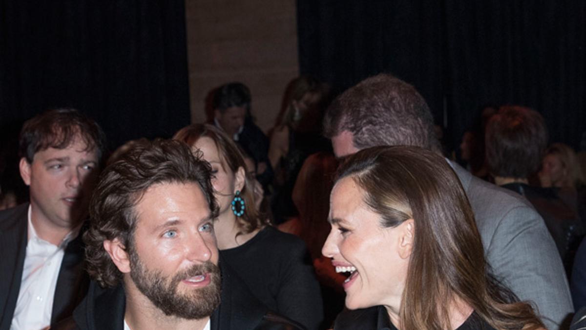 Bradley Cooper y Jennifer Garner en el desfile Atelier Versace Alta Costura Otoño/Invierno 2016-2017