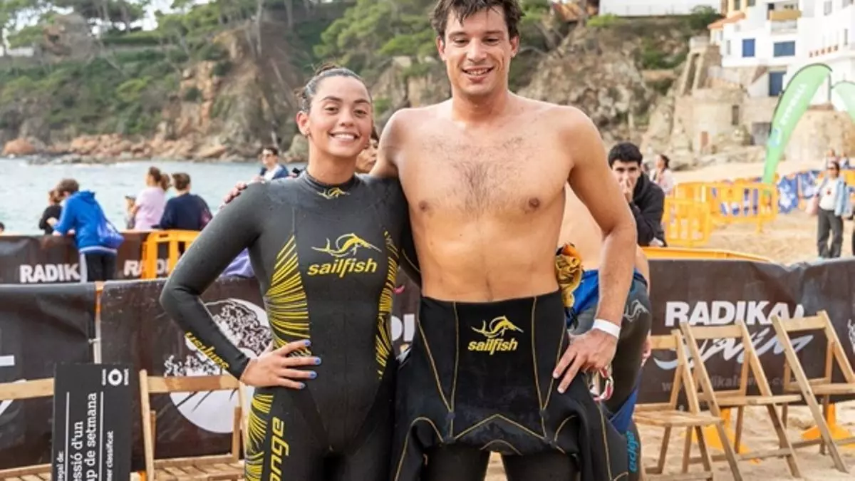 M芍s de 2.000 nadadores participan en la XV edici車n de la Radikal ocean52