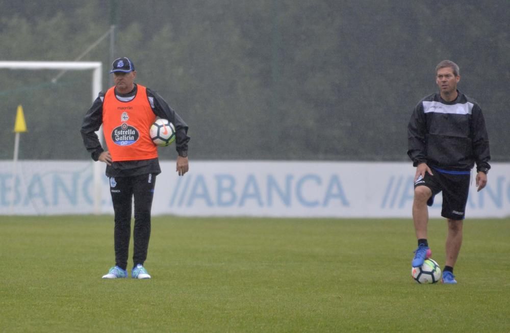 La plantilla se ejercita en las instalaciones de Abegondo con las ausencias de los internacionales Tyton, Borges, Andone, Valverde y Schär, concentrados con sus selecciones, y el lesionado Carlos Gil.