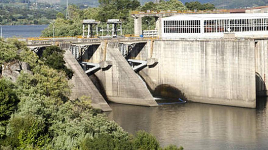 Imagen de un pantano en Ourense.