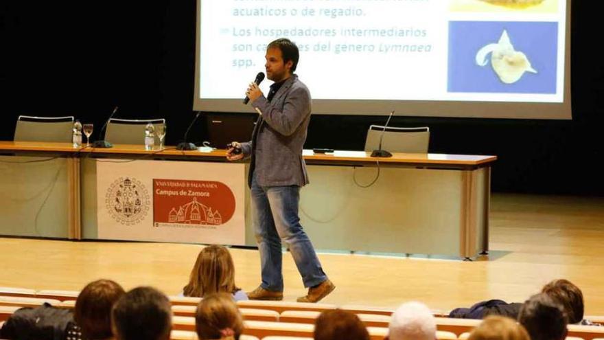 Rodrigo Morchón, durante la conferencia impartida en el salón de actos del Campus Viriato.