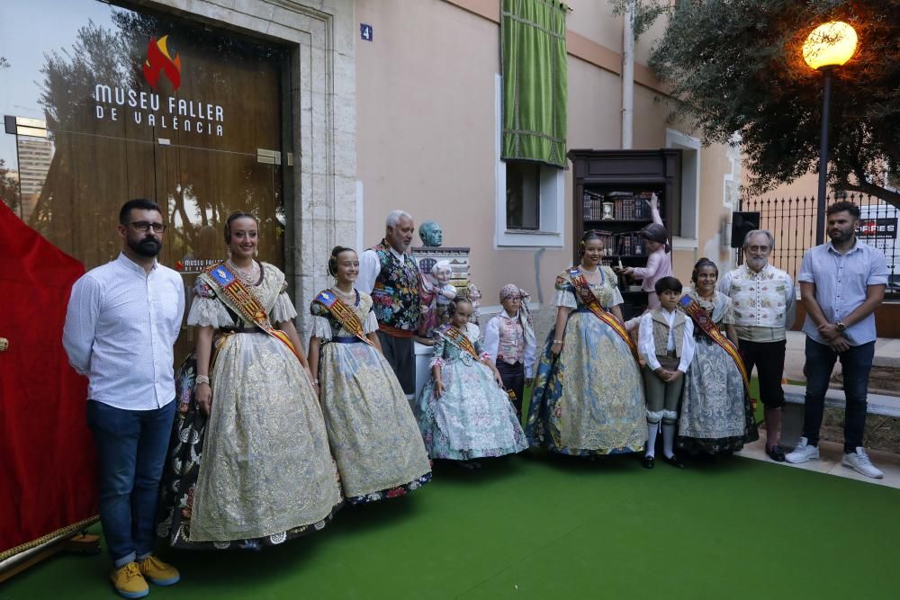 Entrega de los ''ninots indultats'' y del retrato de la FM de València