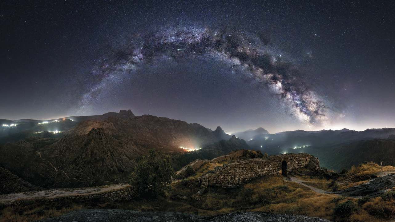 Los cielos estrellados más espectaculares en el calendario 2024 de Ceos Galegos