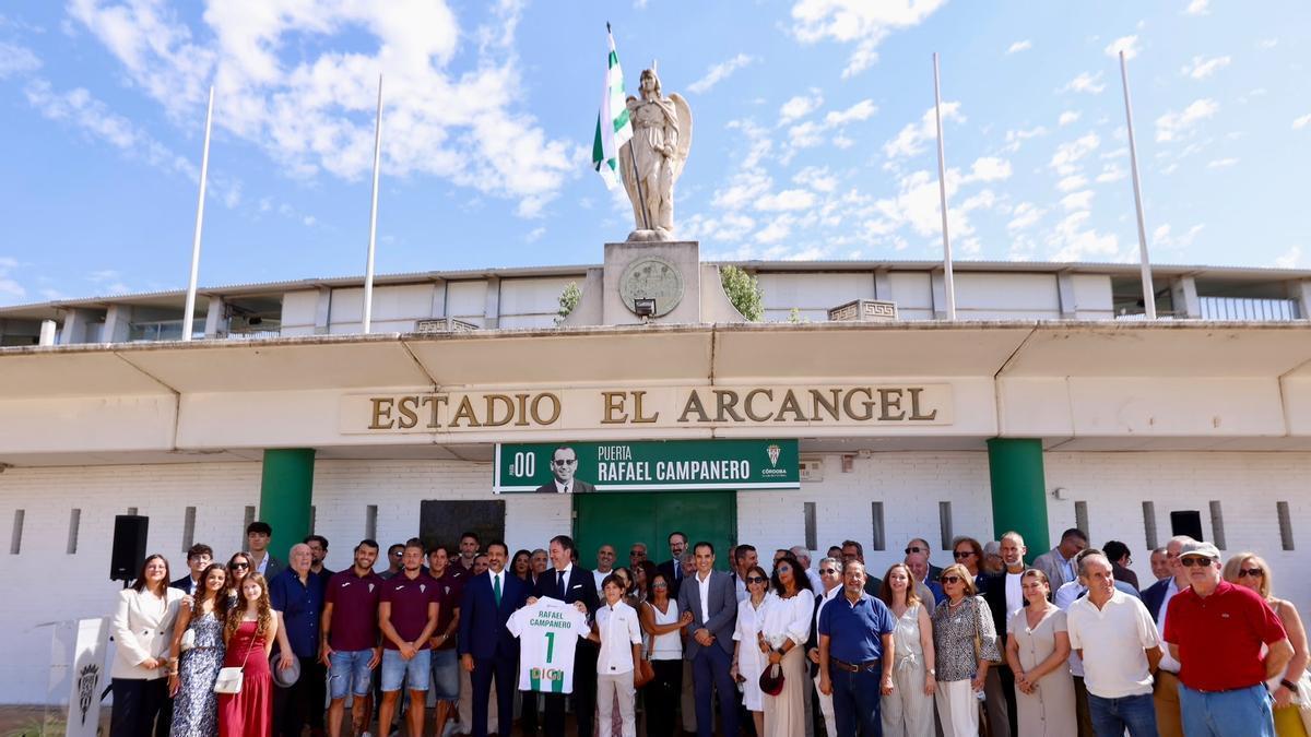La presentación de la 'Puerta Rafael Campanero' en El Arcángel
