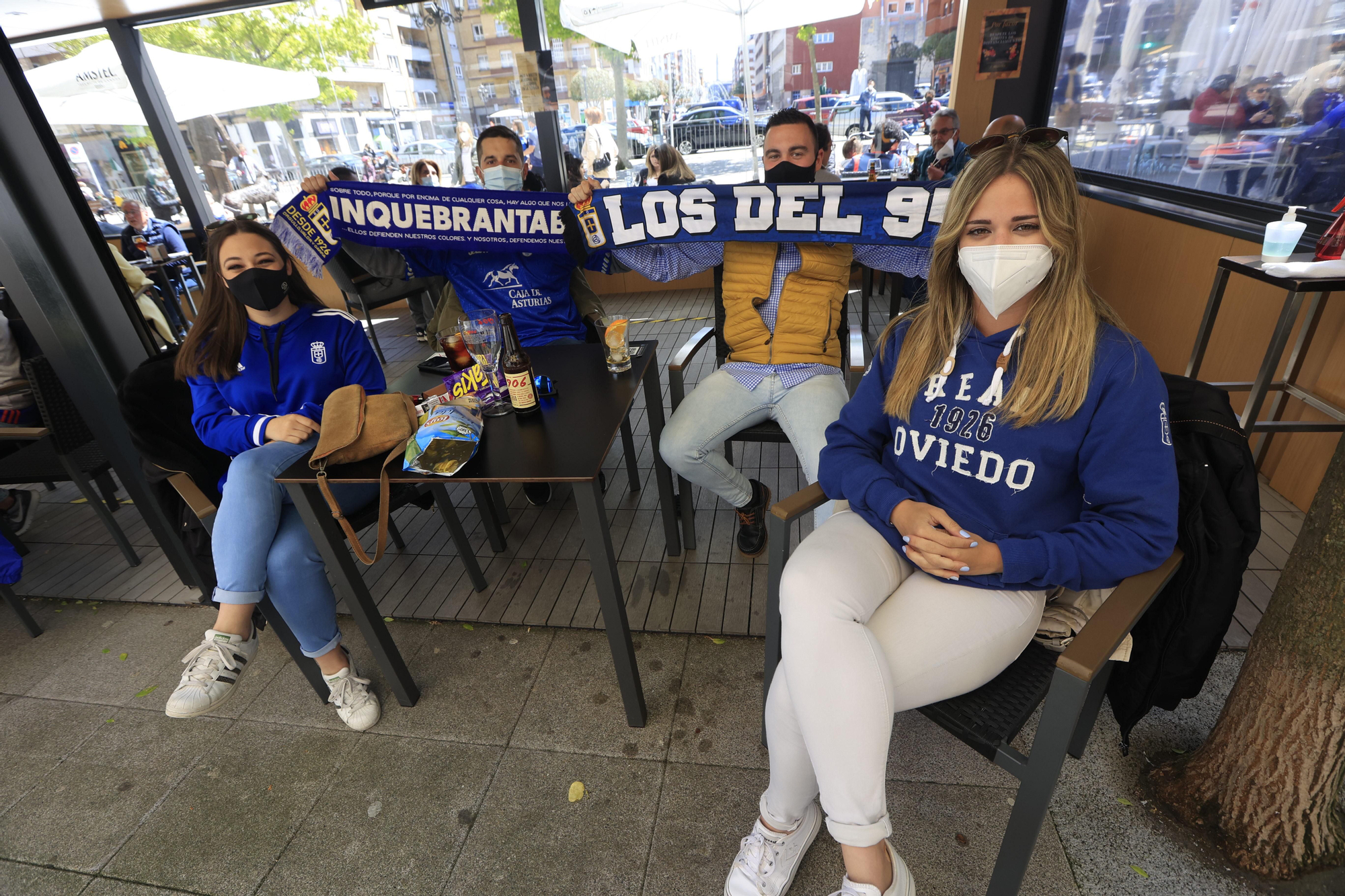 Ambiente en las calles de Oviedo por el derbi