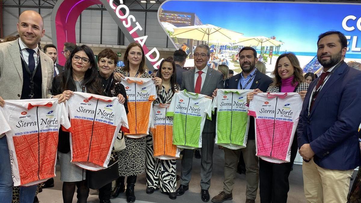 Los municipios de la Sierra Norte de Málaga han presentado el maillot promocional de Fitur 2023.