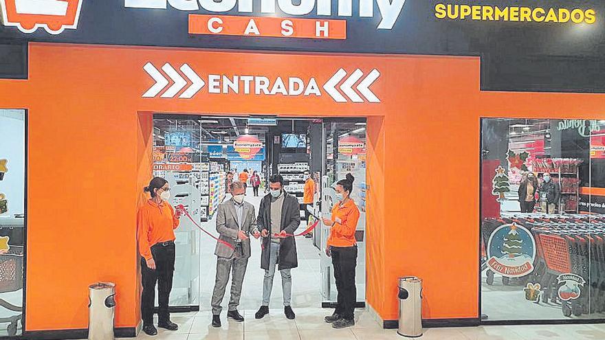 Inauguración de Economy Cash.