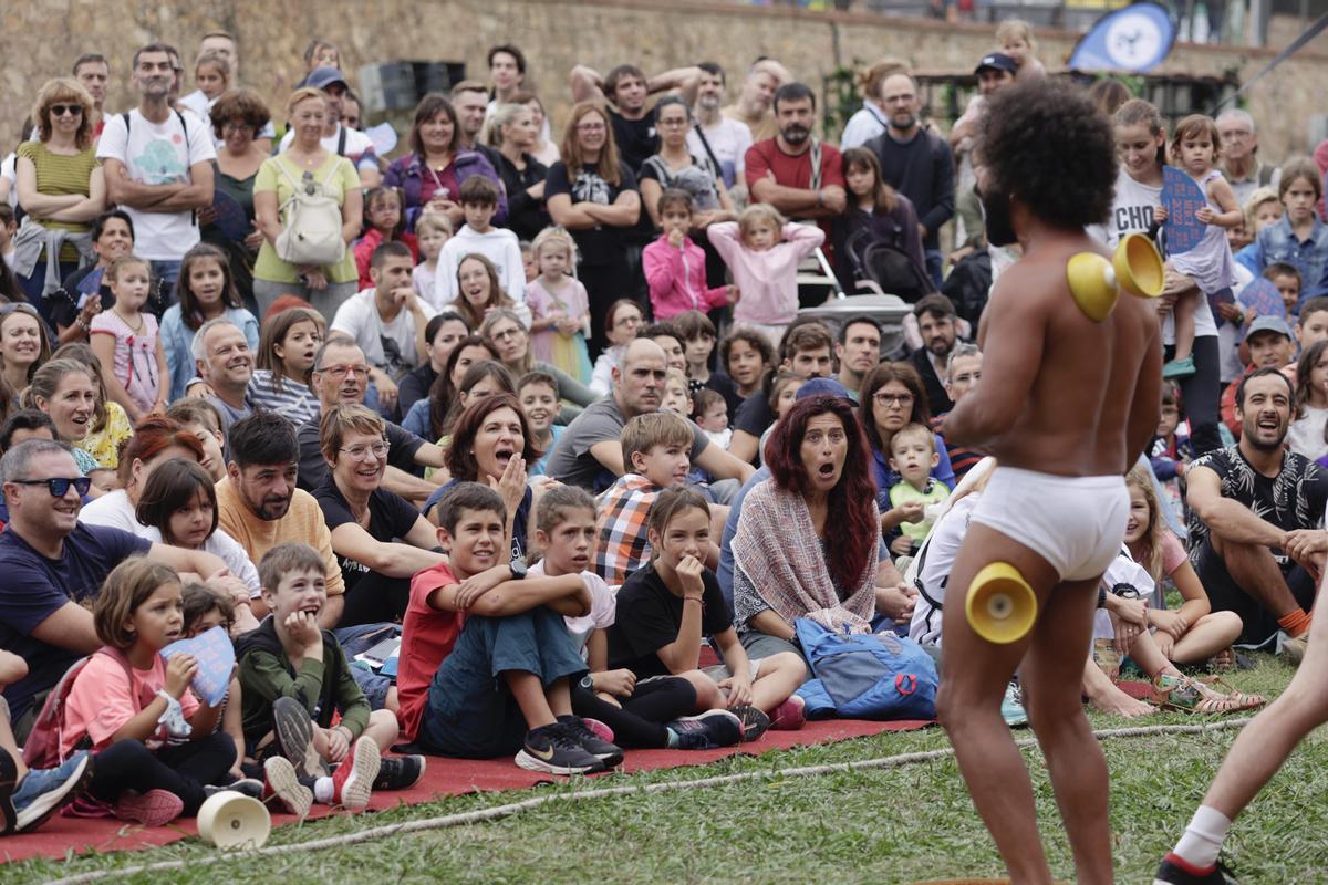 Los espectáculos de circo invaden el Castell de Montjuïc.