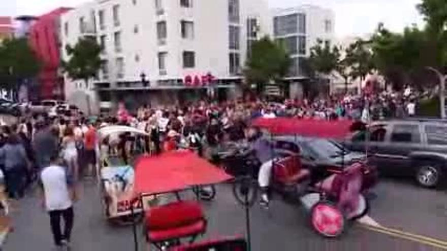 Un conductor arrolla a la multitud de 'Zombie walk'