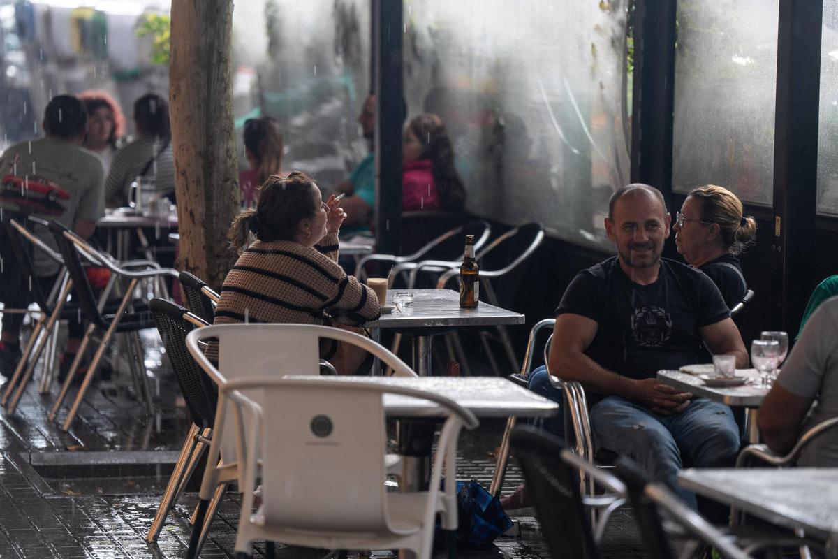 Aguacero en el barrio de Les Corts de Barcelona