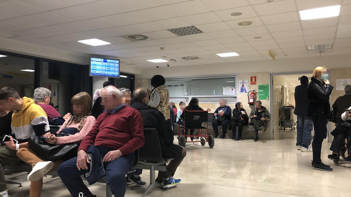 La sala de espera de las Urgencias del Hospital La Fe en una imagen prepandemia.